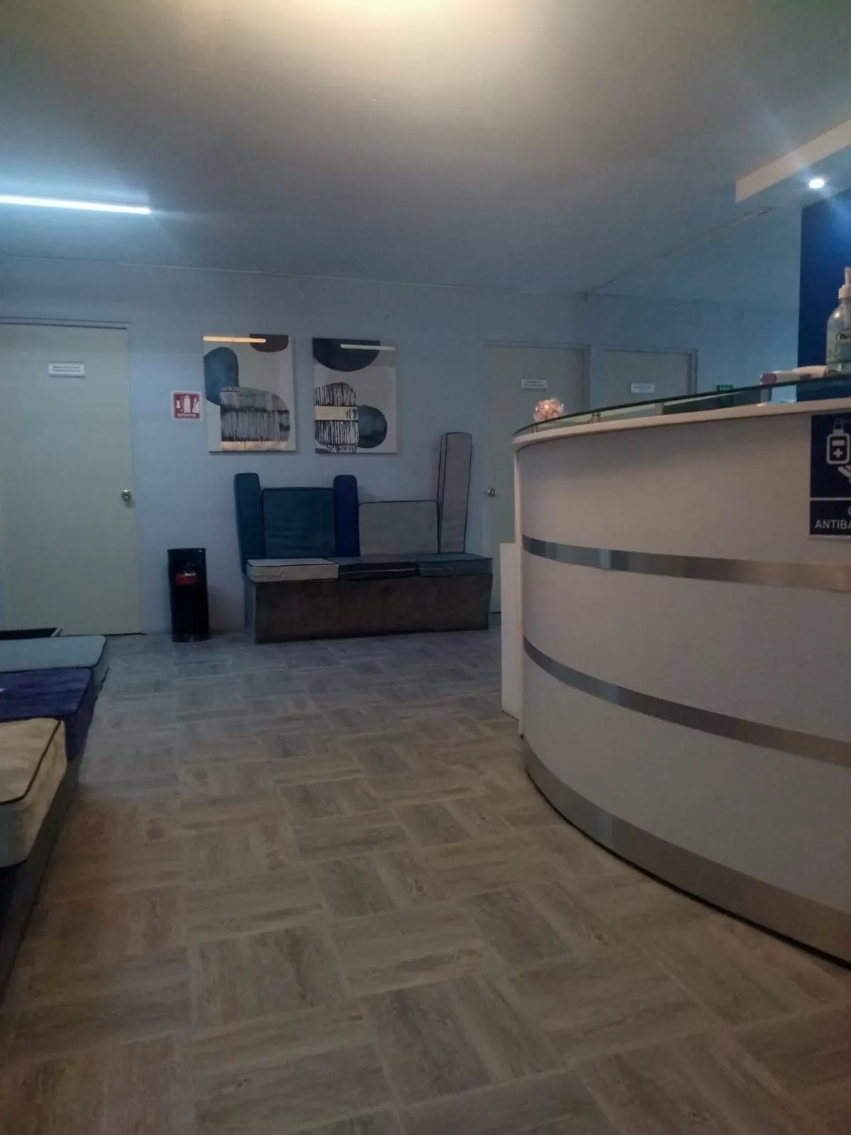 OFICINA EN RENTA AMUEBLADA